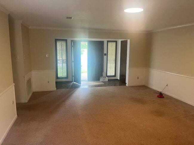 Building Photo - 11618 Huron Ln