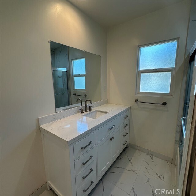 Building Photo - 2660 N Frederic St