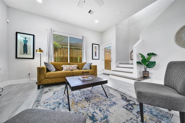 Building Photo - 2314 Gagne St