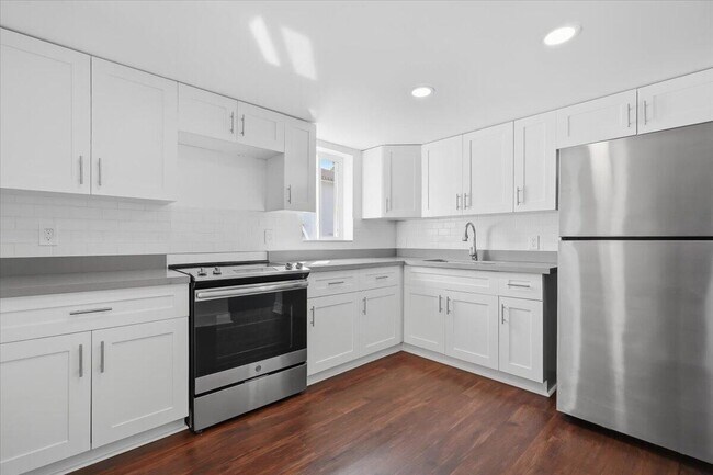 Building Photo - 3940 NW 76th Terrace