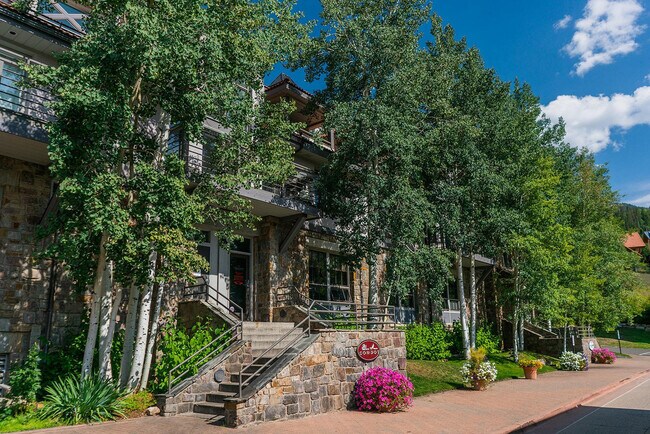 Building Photo - 113 Lost Creek Ln