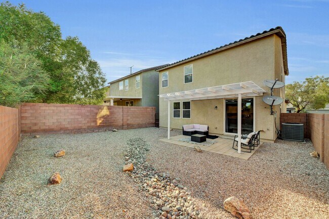 Building Photo - Charming 3-Bedroom Two-Story Home in Gated...