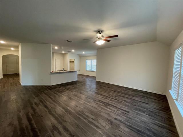 Building Photo - 761 Jamestown Ln