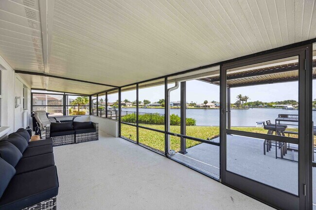 Building Photo - Waterfront beauty in Overbrook Gardens