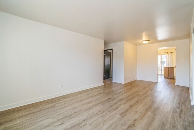 Building Photo - 404 Inland Dr