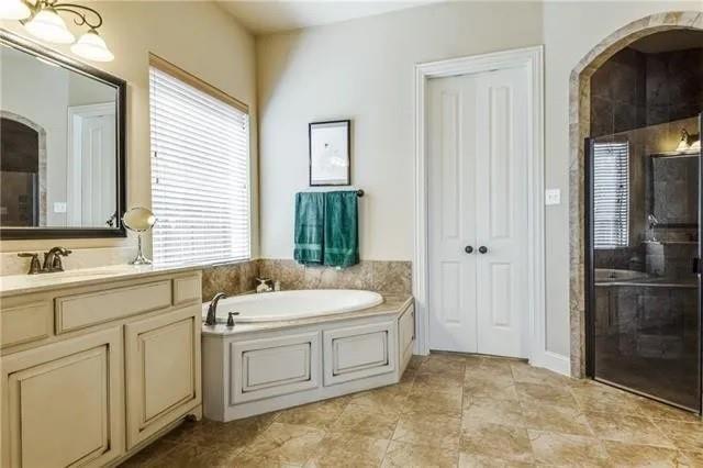 Building Photo - 7326 Canadian Dr