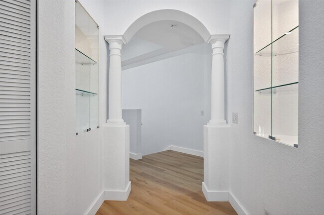 Building Photo - 2678 Center Ct Dr