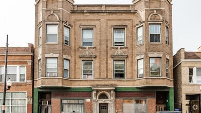 Building Photo - 2941 W Belmont Ave