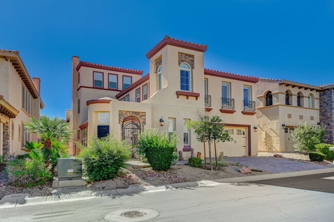 Building Photo - Stunning Rhodes Ranch Four Bedroom