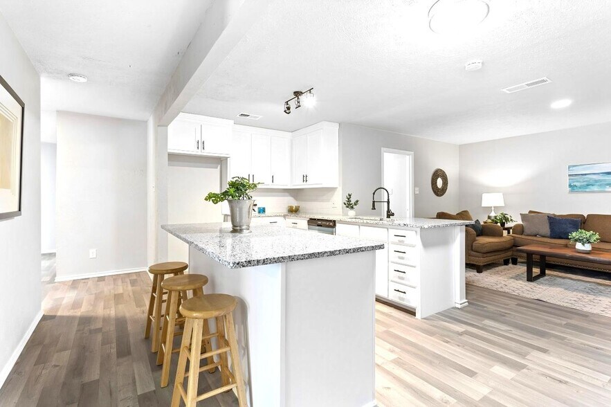 Building Photo - Conveniently located Fort Worth home with a welcoming atmosphere!