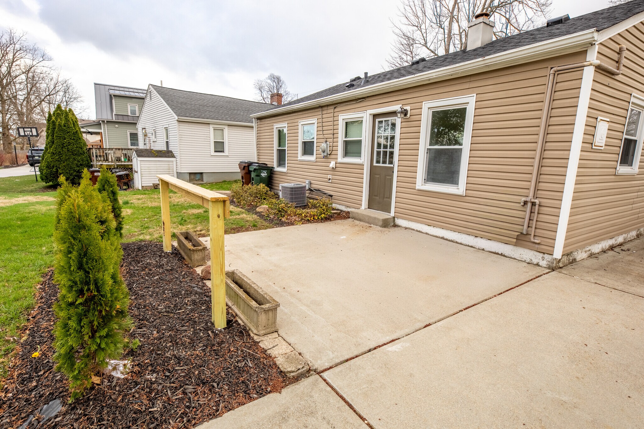 Building Photo - 4582 Cooper Rd