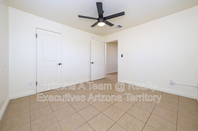 Building Photo - 1654 N Rosemont Blvd