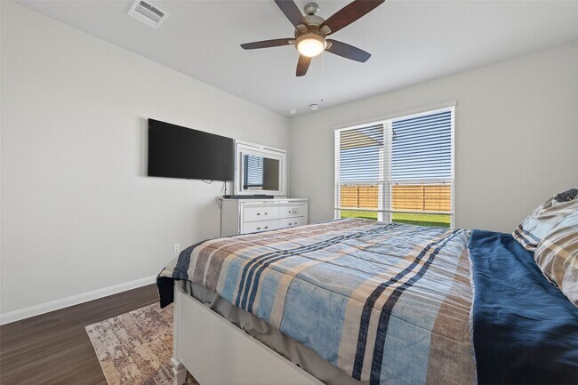 Building Photo - 3025 Waxwing Dr