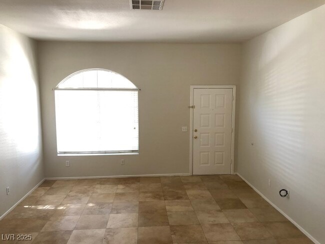 Building Photo - 3439 Bankside Dr
