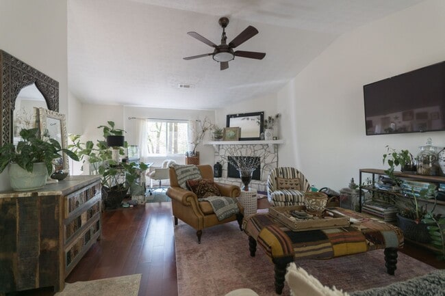 Building Photo - Beautiful 3BD/2BA Home in the Kensington Square community in Roswell.