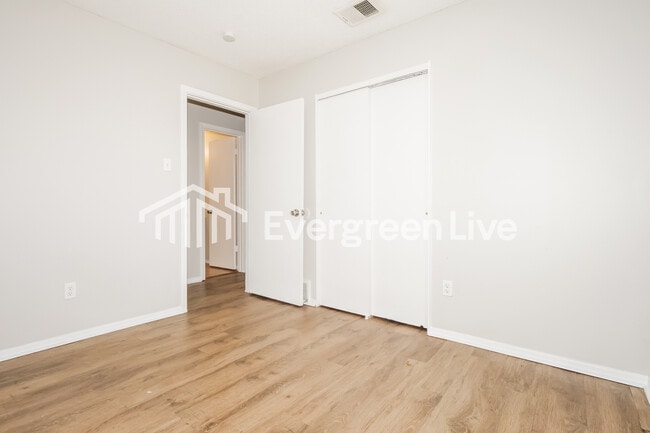 Building Photo - 3823 Barberry St