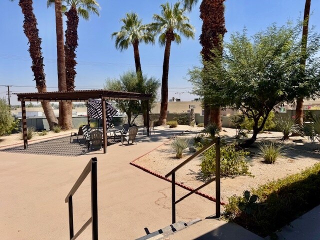 Building Photo - 36947 Melrose Dr