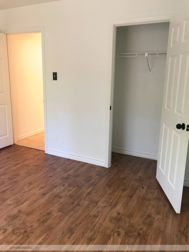 Building Photo - 4912 Shady Oak
