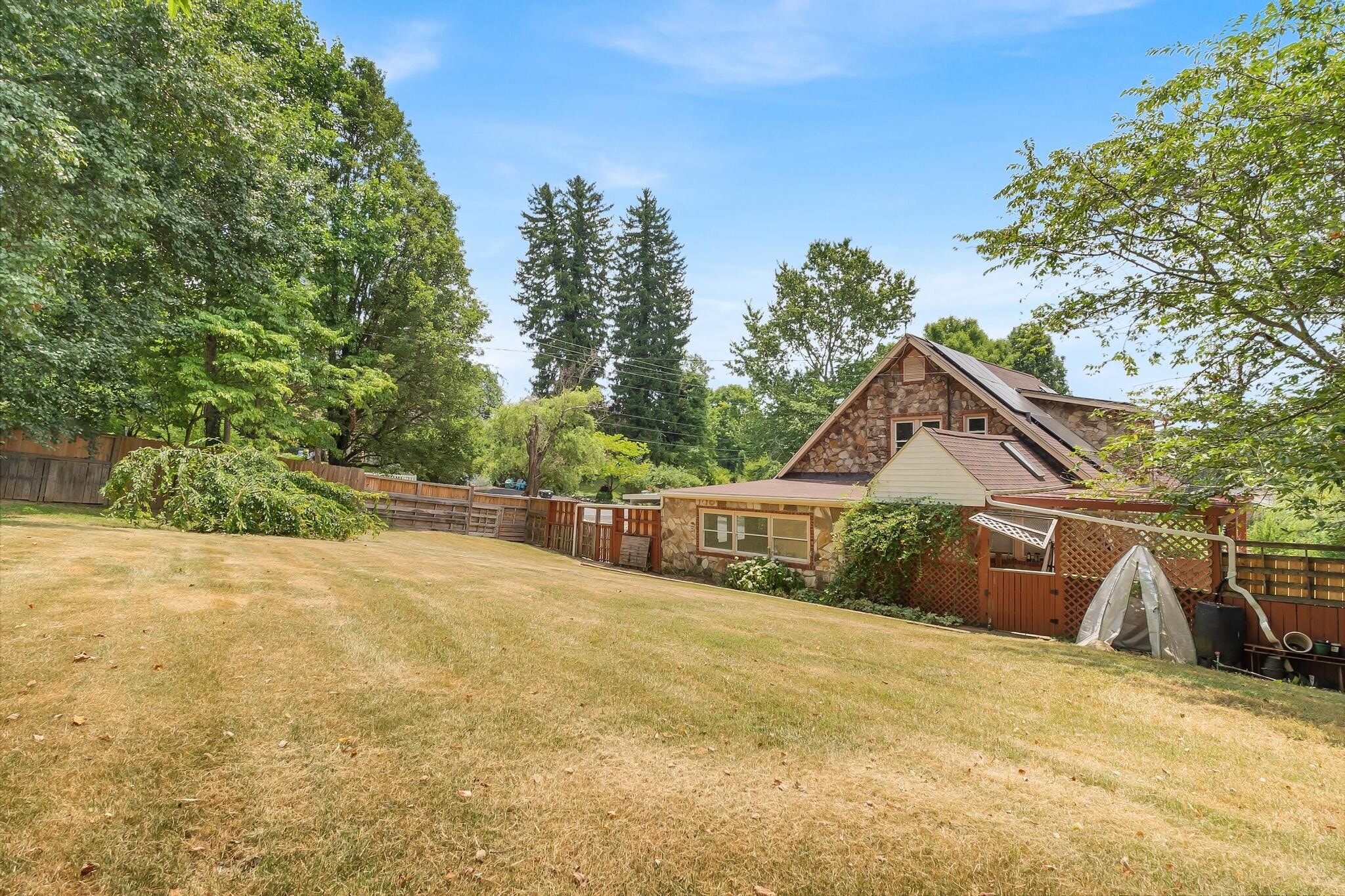 Building Photo - 1688 Overhill Rd