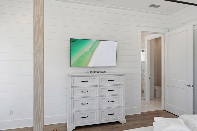 Building Photo - 419 Lakefront Dr