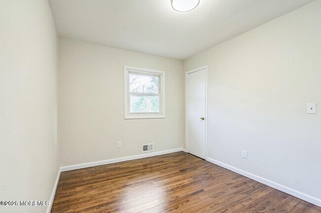 Building Photo - 1575 Deer Hollow Dr