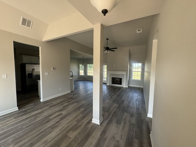 Building Photo - 6195 Clover Ct