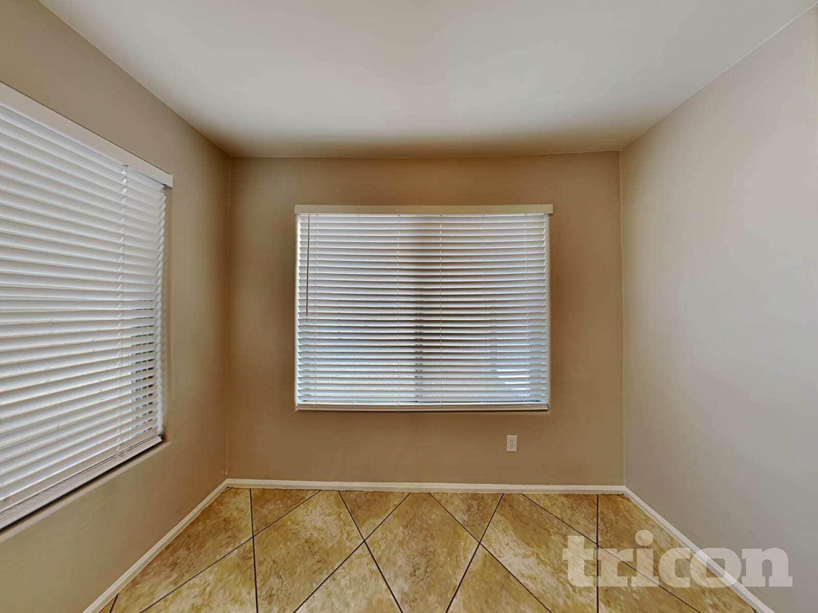 Building Photo - 8738 W Golden Ln