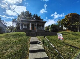 Building Photo - 1325 W 10th St