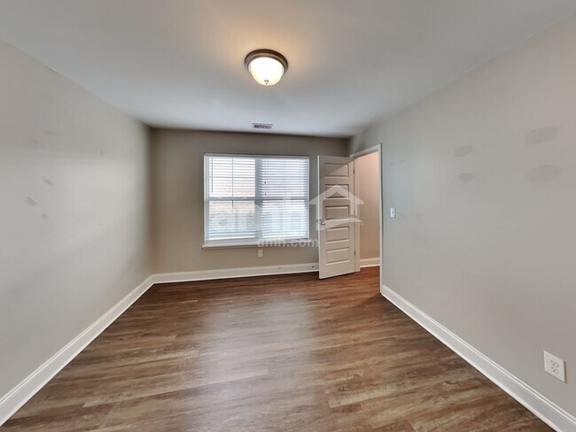 Building Photo - 5211 Tupelo St