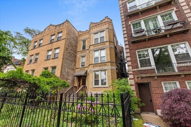 Building Photo - 1 bedroom in Chicago IL 60613