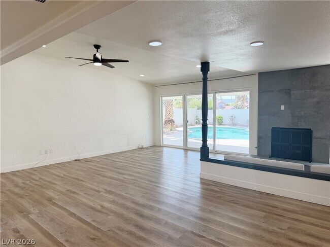 Building Photo - 3989 Briarcrest Ct