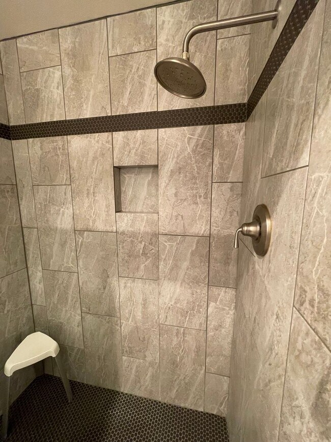 Building Photo - Charming 3Br/2Ba Updated Fully Furnished Vacation Rental W/ Golf Course View