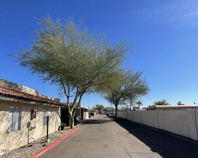 Building Photo - 6541 N 67th Ave