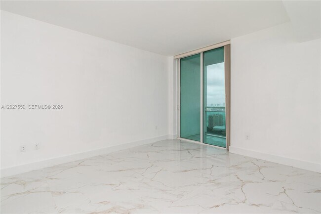 Building Photo - 951 Brickell Ave