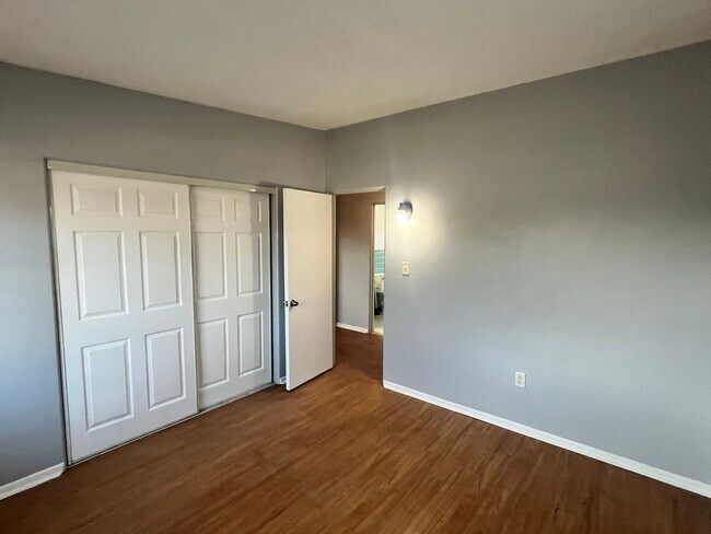 Building Photo - 2338 Shenandoah Rd