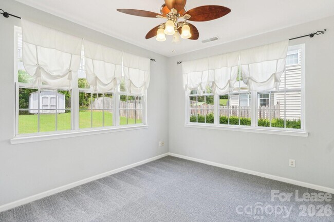 Building Photo - 14417 Laurel Tree Ln