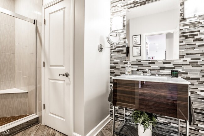 Building Photo - 435 Virginia Ave