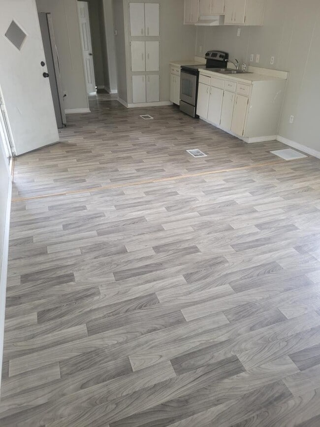 Building Photo - 8135 Tolles Dr