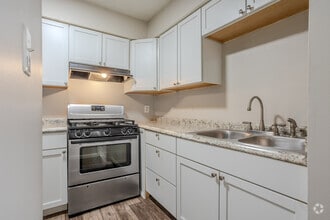 Interior Photo - OakTree Village