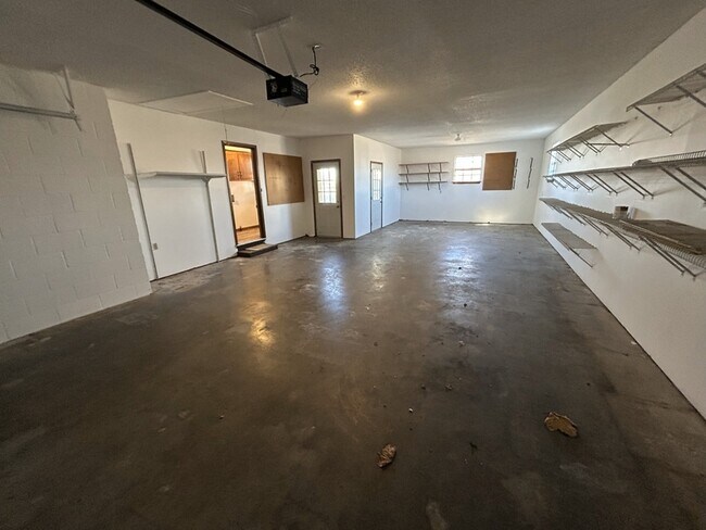 Building Photo - 902 S 17th St