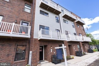 Building Photo - 25 S Bethel St