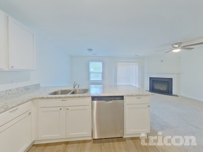 Building Photo - 1073 Crescent Moon Lp