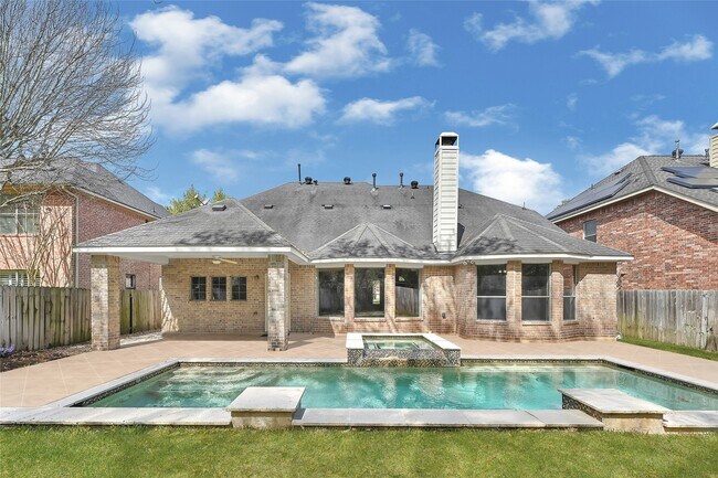 Building Photo - 21327 Pennshore Ln