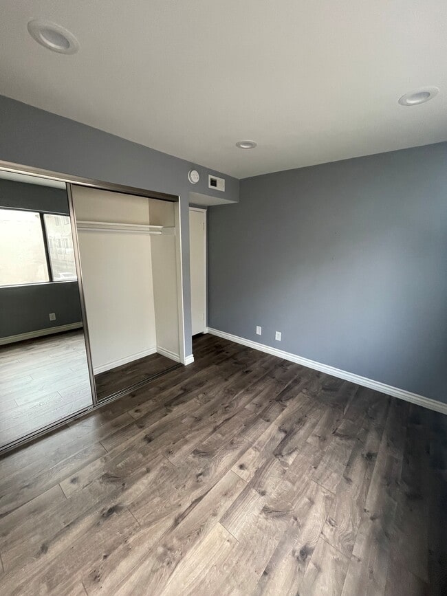 Building Photo - 15221 W Magnolia Blvd