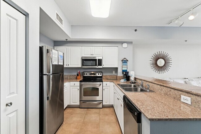 Building Photo - 9896 S Thomas Dr