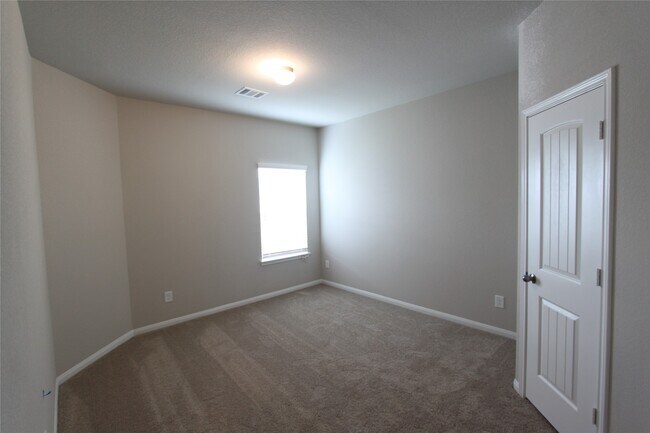 Building Photo - 24923 Lorenzo Glaze Trail