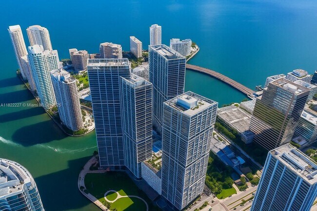 Building Photo - 475 Brickell Ave