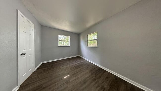 Building Photo - 4518 9th Ave S