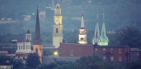 Building Photo - 22 Maxwell Square