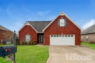 Building Photo - 3643 Sweetbriar Ave